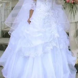 Продам очаровательное свадебное платье