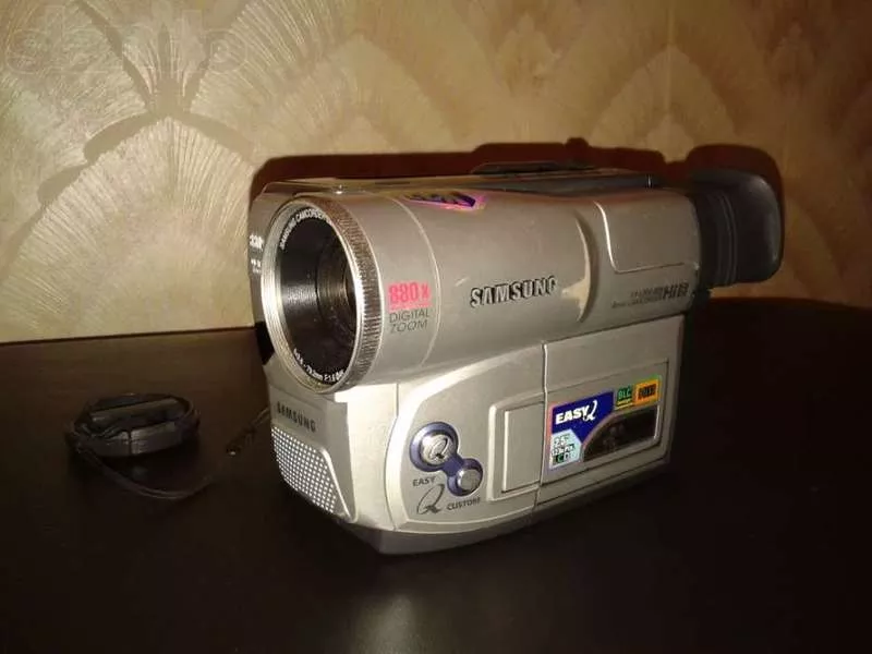 Видеокамера Samsung VP-L800