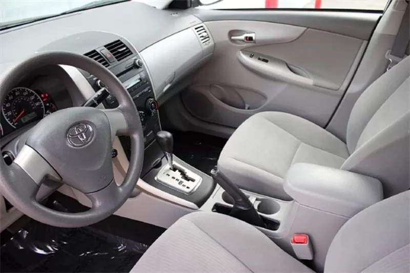 Toyota Corolla 2011 серебро цветное ..sport модель 6