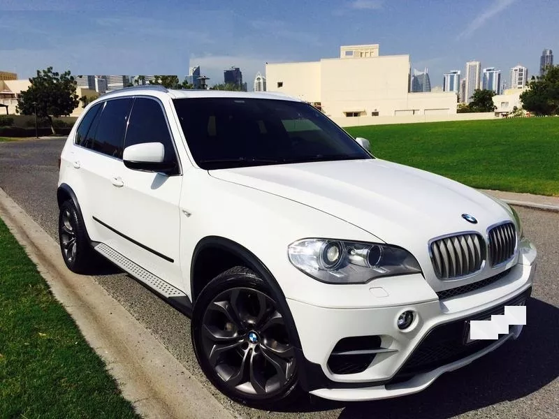 BMW X5 2011 модельного,  белый цвет., 