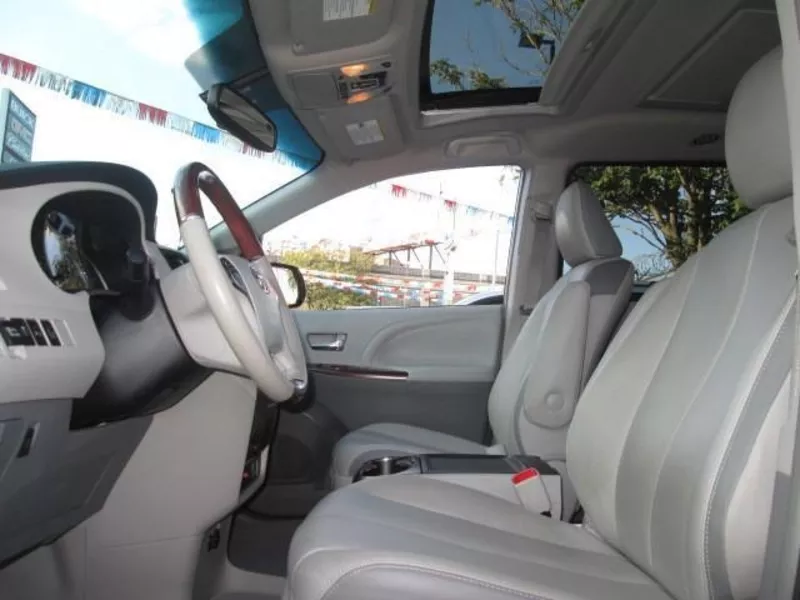 Toyota Sienna 2014 6