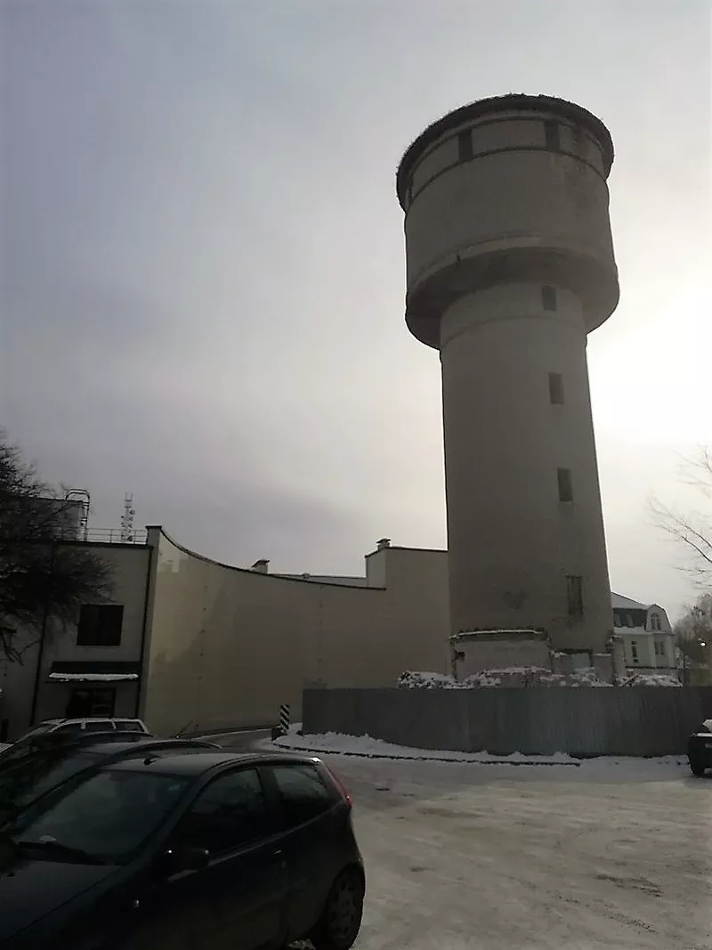 Продается водонапорная башня с участком,  в центре города  3